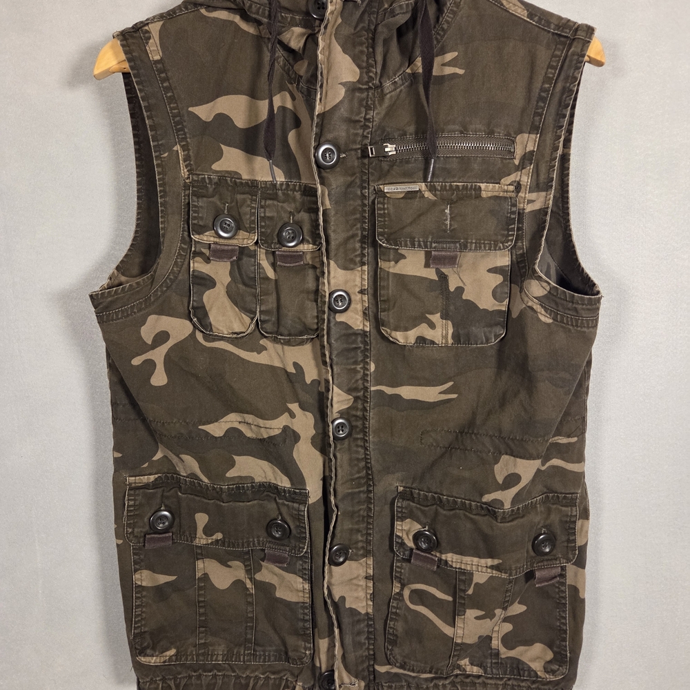 Ecko Unltd. authentic division east all city 1993 camouflage hooded vest (K343)